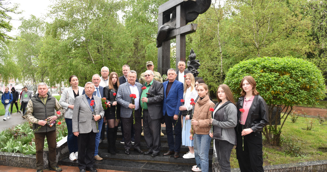 Дзвони Чорнобиля сьогодні знайшли гірке відлуння у пам`яті  / Today the bells of Chornobyl found a bitter echo in memory