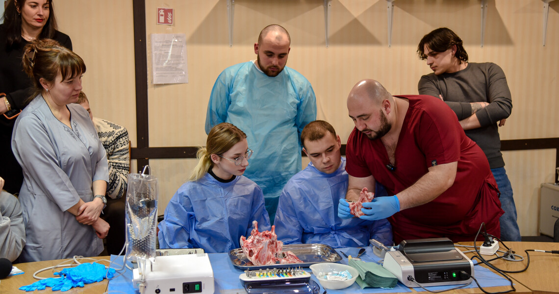 Інновації в стоматології: студенти ПДМУ опановують кісткову пластику / Innovations in Dentistry: PSMU Students Learn Bone Grafting Techniques