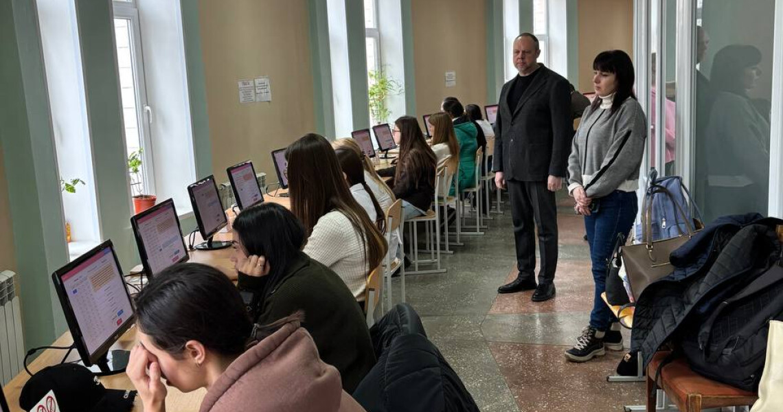 Триває активна підготовка до ЄДКІ на медичному факультеті №1 / Active Preparation for the Unified State Qualification Exam at Medical Faculty No. 1