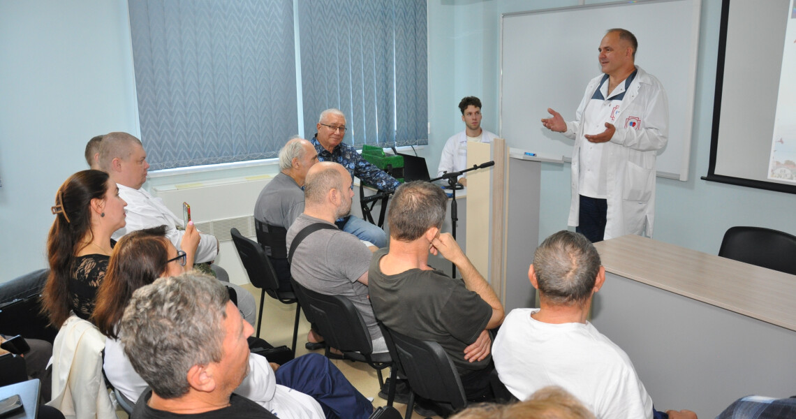 «Від серця до серця»: професор ПДМУ започаткував арттерапевтичну програму в кардіоваскулярному центрі