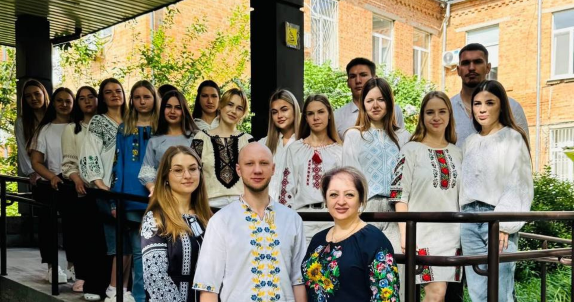 Код нації у вишиванці: кафедра хірургії №1 ПДМУ відзначила День вишиванки