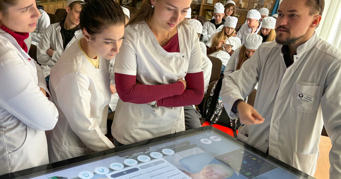 Співпраця кафедр заради формування досвідченого фахівця лікаря-стоматолога / Collaboration Between Departments to Foster Skilled Dental Professionals