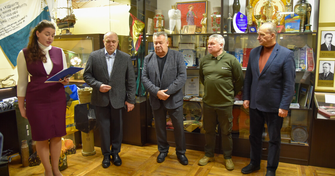 До експозиції Народного музею історії ПДМУ передали знешкоджений ворожий безпілотник / A Neutralized Enemy Drone Added to the Exhibition of the PSMU History Museum