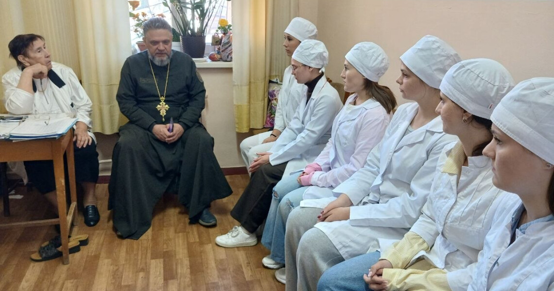 Професійна етика та психосоціальна реабілітація: виховний захід кафедри пропедевтики внутрішньої медицини ПДМУ
