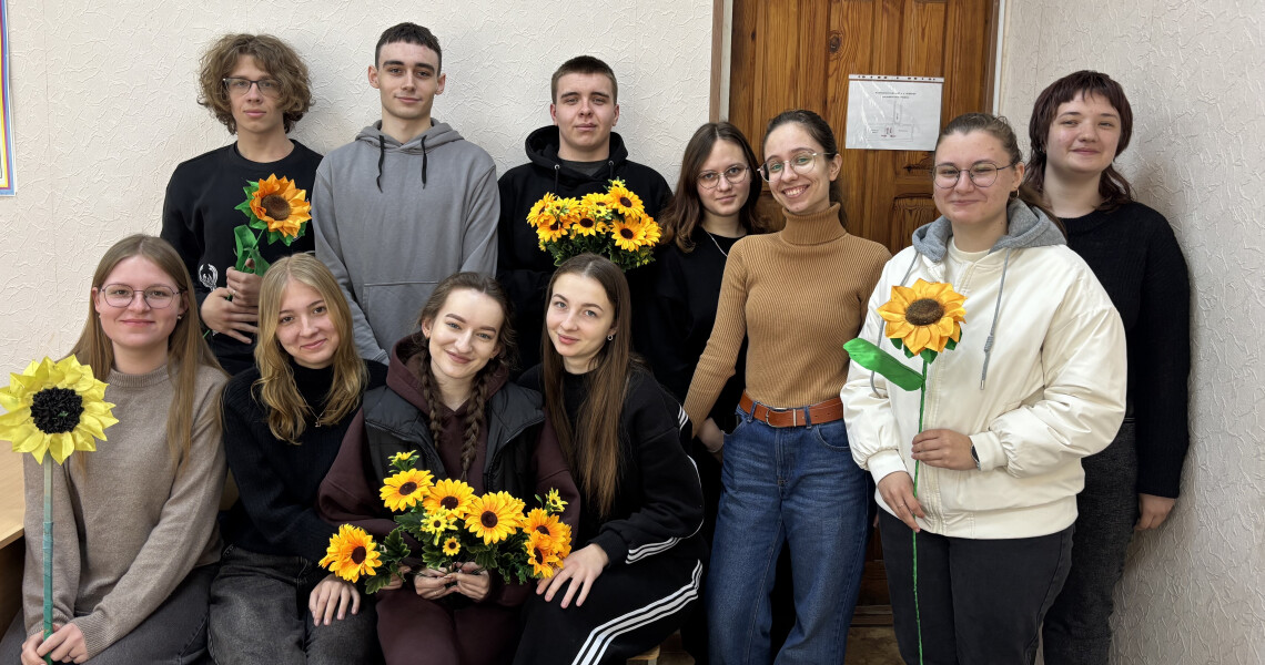 У ПДМУ відзначили Міжнародний день висаджування соняшника екологічною ініціативою / PSMU Marks International Sunflower Guerrilla Gardening Day with an Environmental Initiative