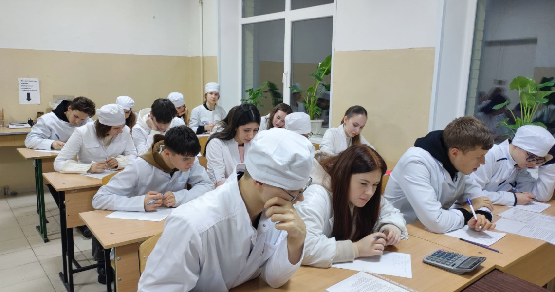 Молоді науковці продемонстрували глибокі знання з медичної хімії / Young scientists demonstrated deep knowledge in medical chemistry