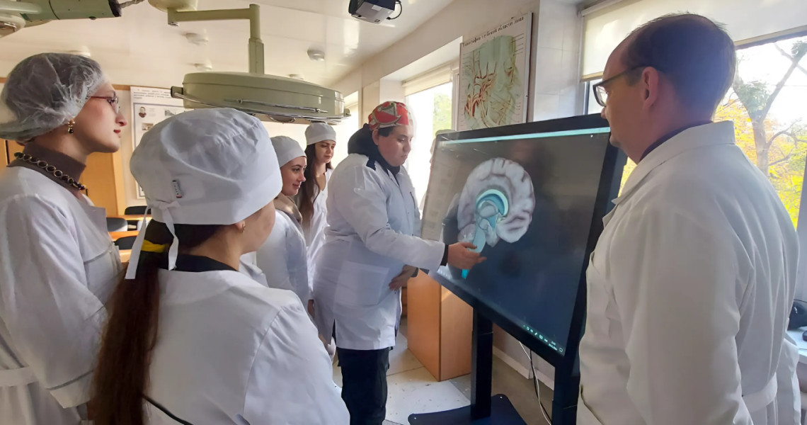 Студенти відкривають анатомію мозку в 3D-форматі / Students discover brain anatomy in 3D format