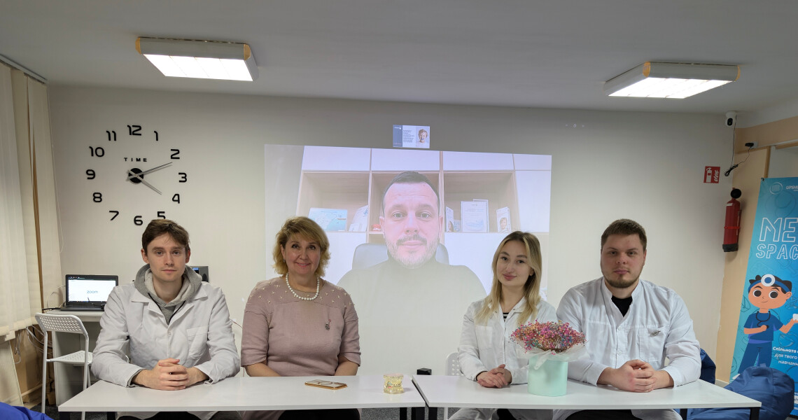 На кафедрі ортодонтії ПДМУ відбулося засідання студентської наукової групи у змішаному форматі