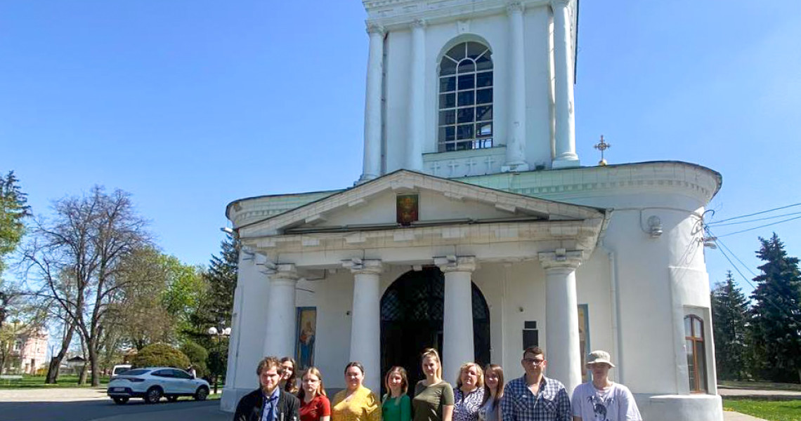 На гостинах у Івана Котляревського: українознавча екскурсія / Visiting Ivan Kotliarevskyi: a Ukrainian studies tour