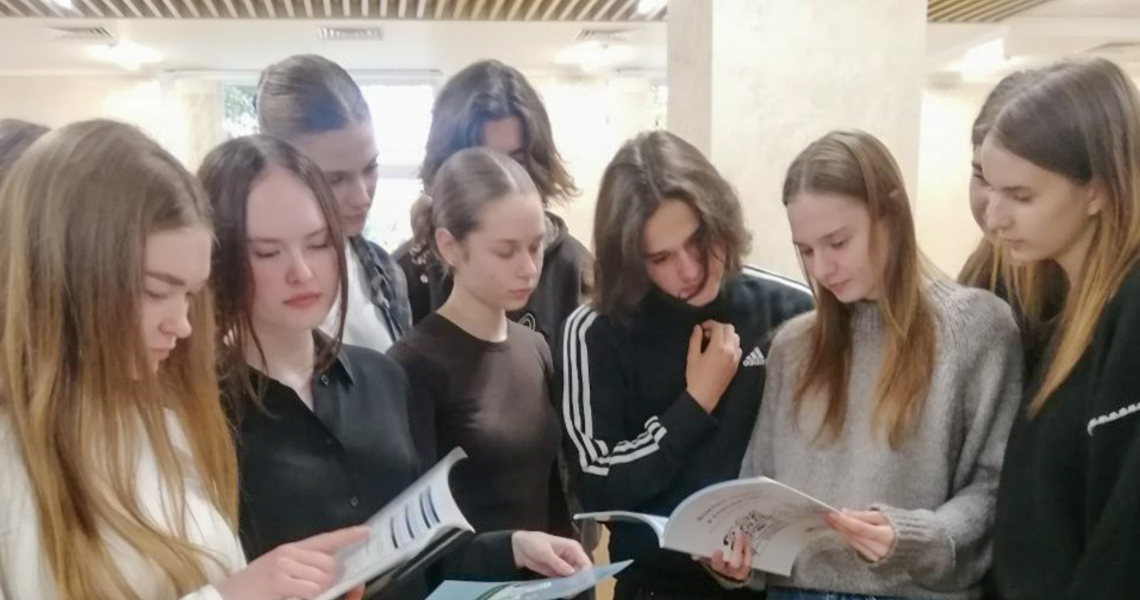 У День ментального здоров’я – до бібліотеки / Observing Mental Health Day at the Library