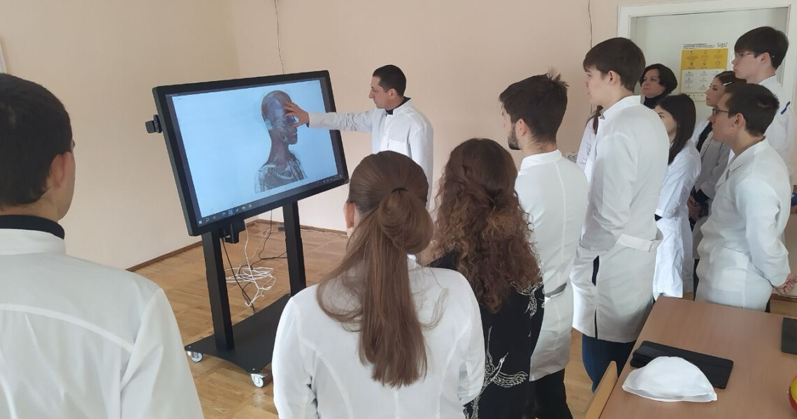 Анатомічні препарати та імерсивні технології: засідання студентської наукової групи кафедри анатомії людини ПДМУ