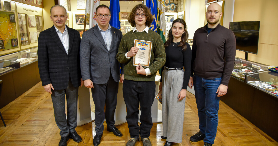 Волонтери загону «Єдність» відзначені подяками ректора ПДМУ / Volunteers of the “Unity” Team Honored with Rector’s Certificates of Appreciation at PSMU