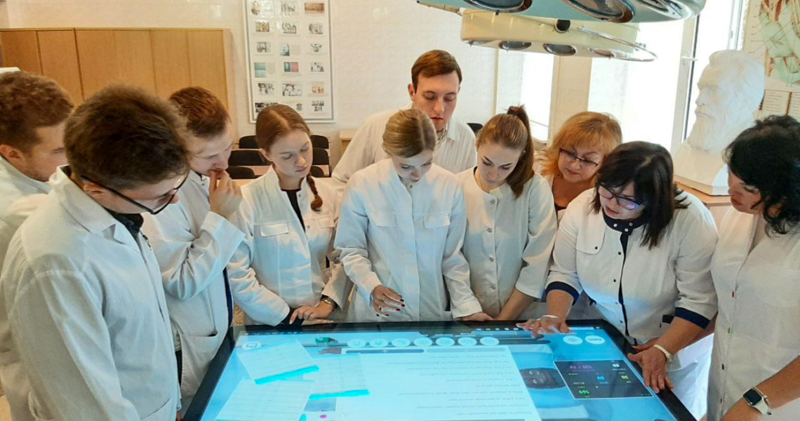 Студенти-стоматологи опановують інтерактивні форми навчання / Dental Students Embrace Interactive Learning Methods