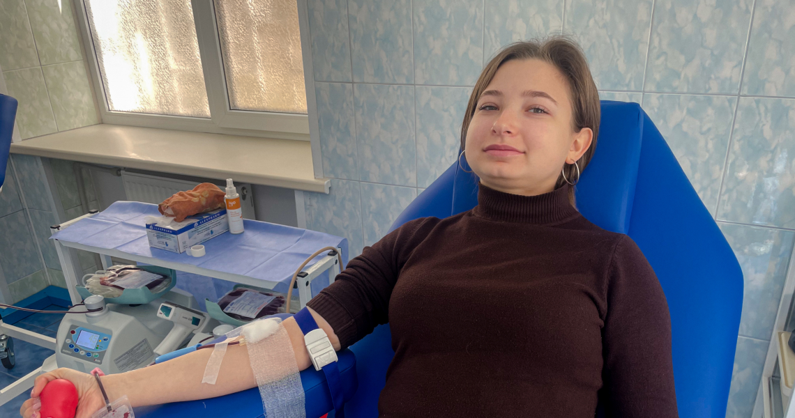 По краплині для життя»: волонтери ВЗ «Єдність» долучилися до донорської акції в ПДМУ
