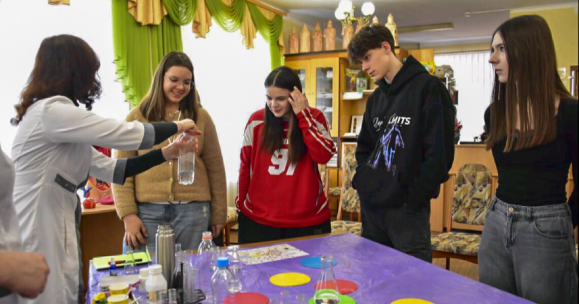 Кафедра біологічної та біоорганічної хімії представила ПДМУ на профорієнтаційному заході «Територія вибору»