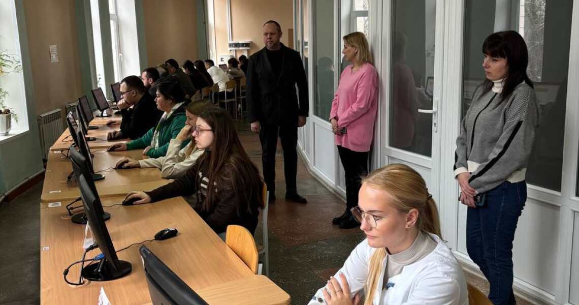 Триває активна підготовка до ЄДКІ на медичному факультеті №1 / Active Preparation for the Unified State Qualification Exam at Medical Faculty No. 1