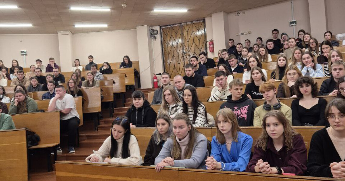 Виробничі збори на медичному № 1 факультеті № 1: що обговорили / Meeting at Medical Faculty No. 1: Key Points Discussed