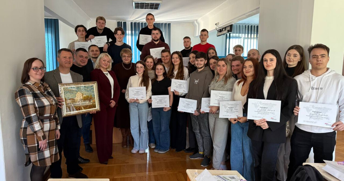 ПДМУ представив гостьову лекцію та майстер-клас з дентальної імплантації у Тернопільському медичному університеті