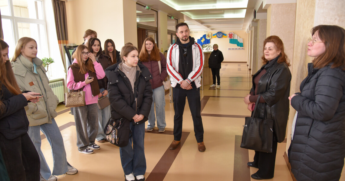 У ПДМУ на шляху до медицини: профорієнтаційна екскурсія для школярів / At PSMU on the Path to Medicine: Career Guidance Tour for School Students