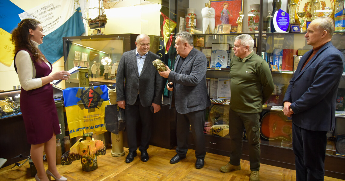 До експозиції Народного музею історії ПДМУ передали знешкоджений ворожий безпілотник / A Neutralized Enemy Drone Added to the Exhibition of the PSMU History Museum