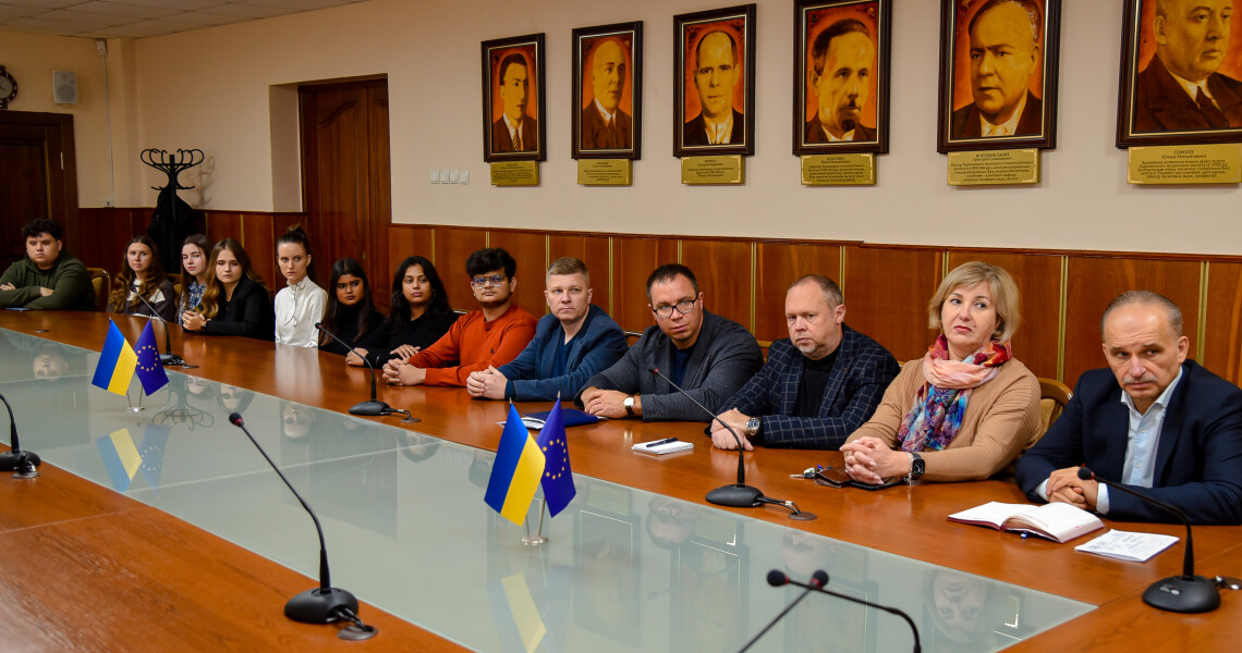 Діалог з Ректором: обговорення актуальних студентських проблем / Dialogue with the Rector: Discussing Current Student Issues