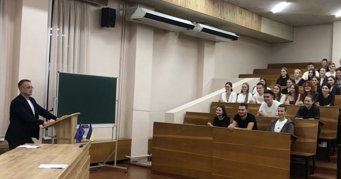 На стоматологічному факультеті ПДМУ відбулися організаційні збори здобувачів вищої освіти 3-го курсу