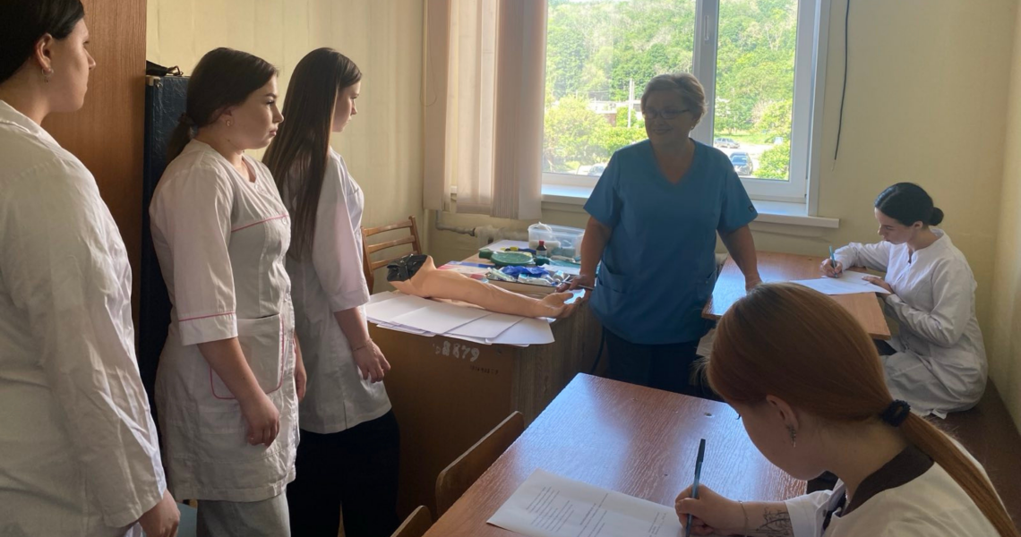 Майбутні бакалаври медсестринства успішно склали іспит з професійної майстерності / Future Nursing Bachelors Successfully Pass Professional Skills Examination