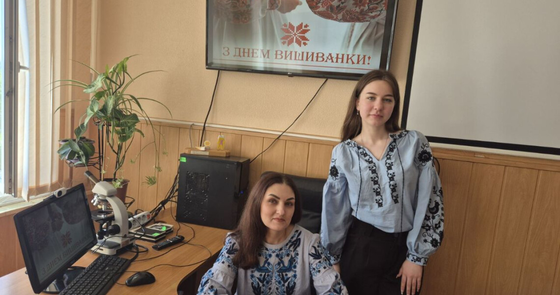 «Код нації, що єднає покоління та науки»: у ПДМУ відбувся бінарний виховний захід до Дня вишиванки