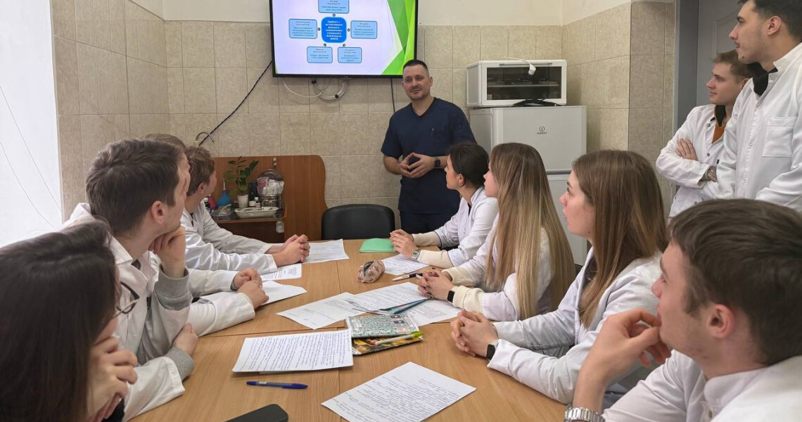 Студенти обговорюють формування здорового способу життя