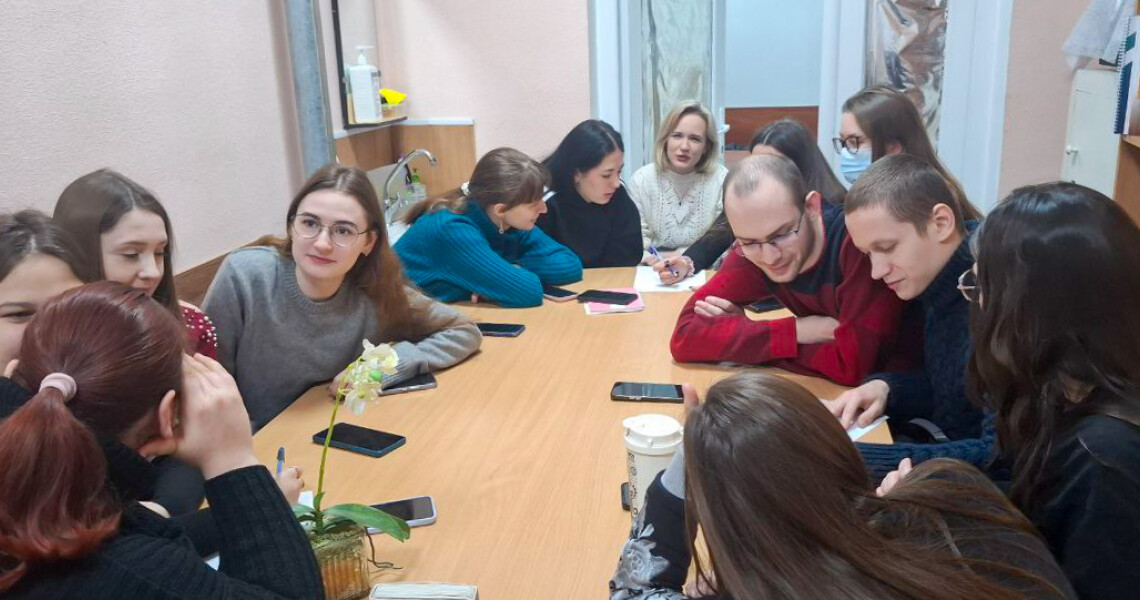 Тематична зустріч щодо попередження насильства в медичній сфері з практичним психологом / Thematic Meeting on Preventing Violence in the Medical Field with a Practical Psychologist