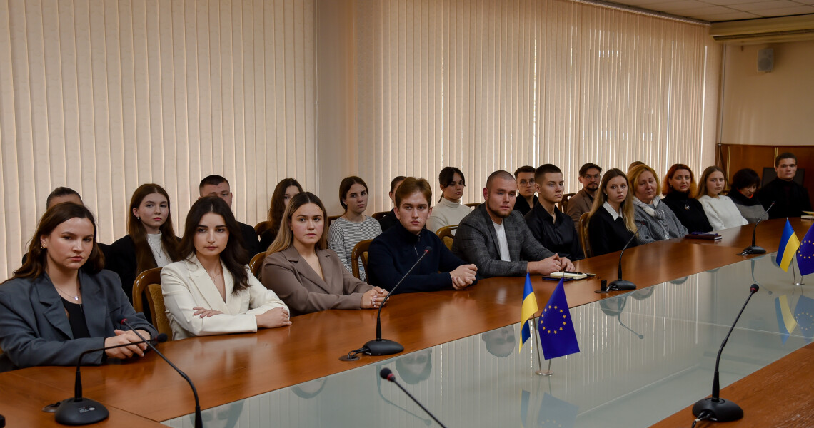 Діалог з Ректором: обговорення актуальних студентських проблем / Dialogue with the Rector: Discussing Current Student Issues