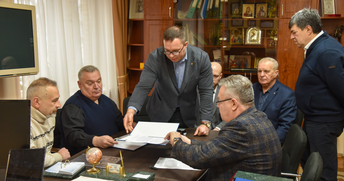 ПДМУ посилює практичну підготовку майбутніх лікарів: підписано меморандум із ТОВ «Ортопед»