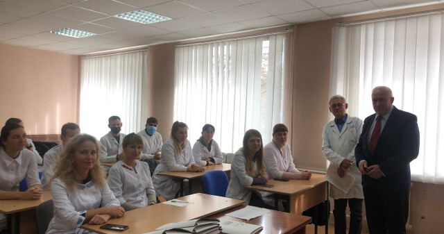 Історія розвитку профілактичної медицини: зустріч викладачів та студентів з досвідченим лікарем-епідеміологом