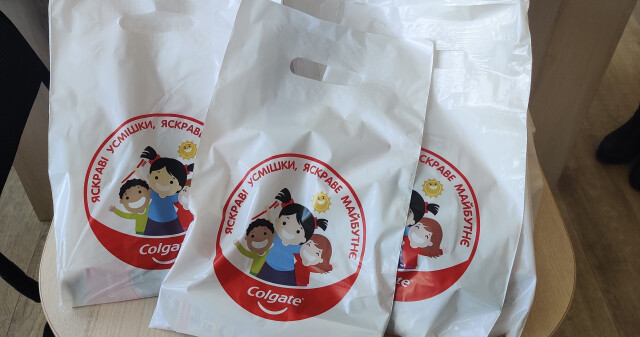 "Діти - дітям": «Посмішка» волонтерів ПДМУ допомогла хворим дітям