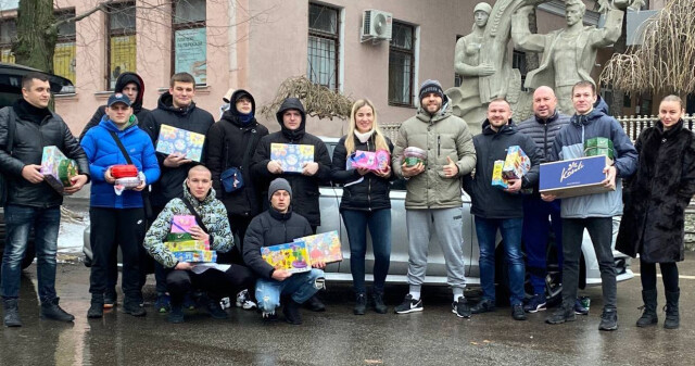 Викладачі зі студентами єдині у прагненні створювати свято для тих, хто обмежений у фізичних можливостях
