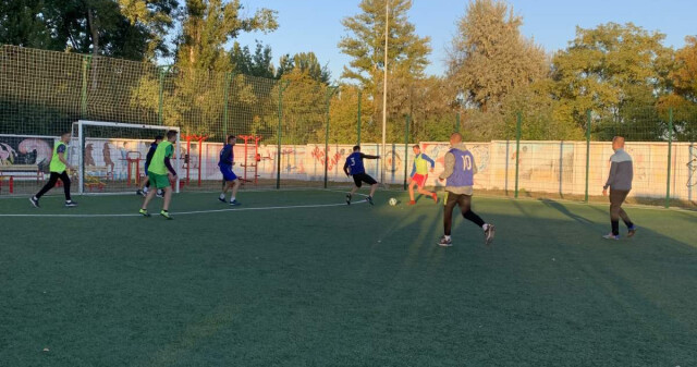 Міні-футбол між першими курсами університету: купа цікавих миттєвостей і забитих та пропущених голів