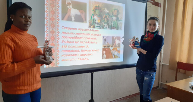На засіданні мовного гуртка «Територія УМ»