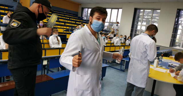 Складання інтегрованого тестового іспиту «КРОК-2» на стоматологічному факультеті