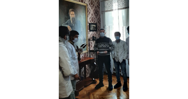 Міжнародний факультет ПДМУ поділився селфі з музеїв