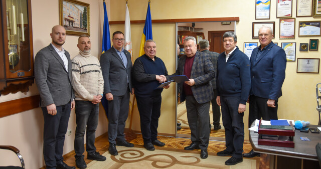 ПДМУ посилює практичну підготовку майбутніх лікарів: підписано меморандум із ТОВ «Ортопед»