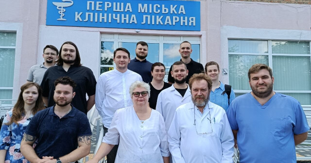 На кафедрі хірургії № 3 успішно завершилася державна атестація інтернів-ортопедів / State Attestation Successfully Completed for Orthopedic Surgery Interns at the Department of Surgery No. 3