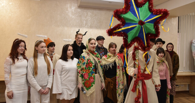 Різдвяний Вертеп від студентів ПДМУ: тепло свята для університету й лікарні / Christmas Nativity Play by PSMU Students: Bringing Holiday Warmth to the University and Hospital