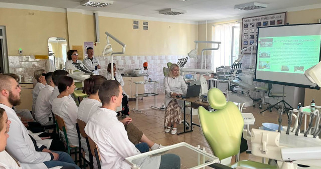 На першому Уроці обговорили дрес-код студента і майбутнього лікаря / Student’s and future doctor’s dress code discussed on the first Lesson