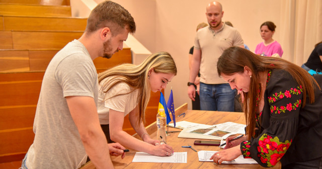 Складання «КРОК 1» та професійного іспиту з англійської: підсумки / “KROK 1” and Professional English Exam: Summary