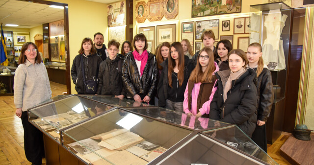 У ПДМУ на шляху до медицини: профорієнтаційна екскурсія для школярів / At PSMU on the Path to Medicine: Career Guidance Tour for School Students