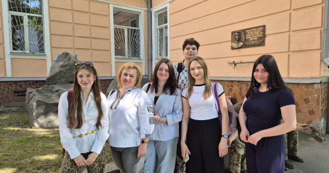 «Наша сила в єдності»: першокурсники ПДМУ вшанували пам’ять Симона Петлюри / “Our Strength Lies in Unity”: First-Year Students of PSMU Honored the Memory of Symon Petliura