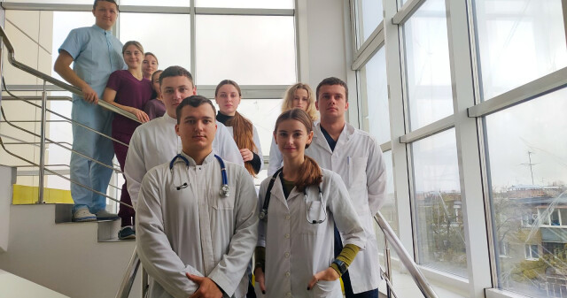 Будні студентів ПДМУ: перші самостійні кроки на шляху до професії / Everyday Life of PSMU Students: First Independent Steps Toward Their Profession