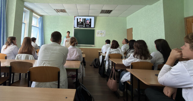 У пам’ять про Захисників України: урок на кафедрі громадського здоров’я ПДМУ / In Memory of Ukraine’s Defenders: A Remembrance Lesson at PSMU’s Department of Public Health