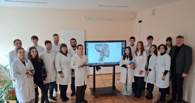 Анатомічні препарати та імерсивні технології: засідання студентської наукової групи кафедри анатомії людини ПДМУ
