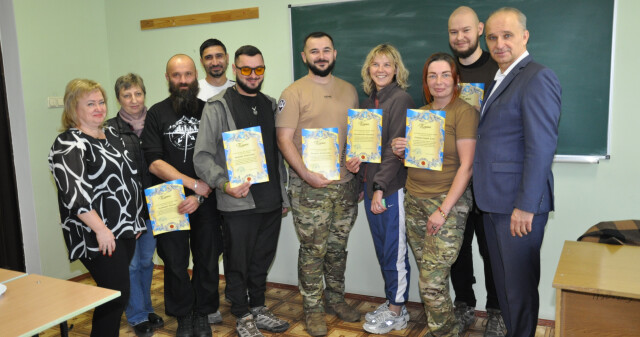 Подвиг, що рятує життя: у ПДМУ вшанували здобувачів-парамедиків до Дня захисників і захисниць України